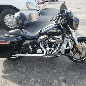 Meet your Posher, Clarence